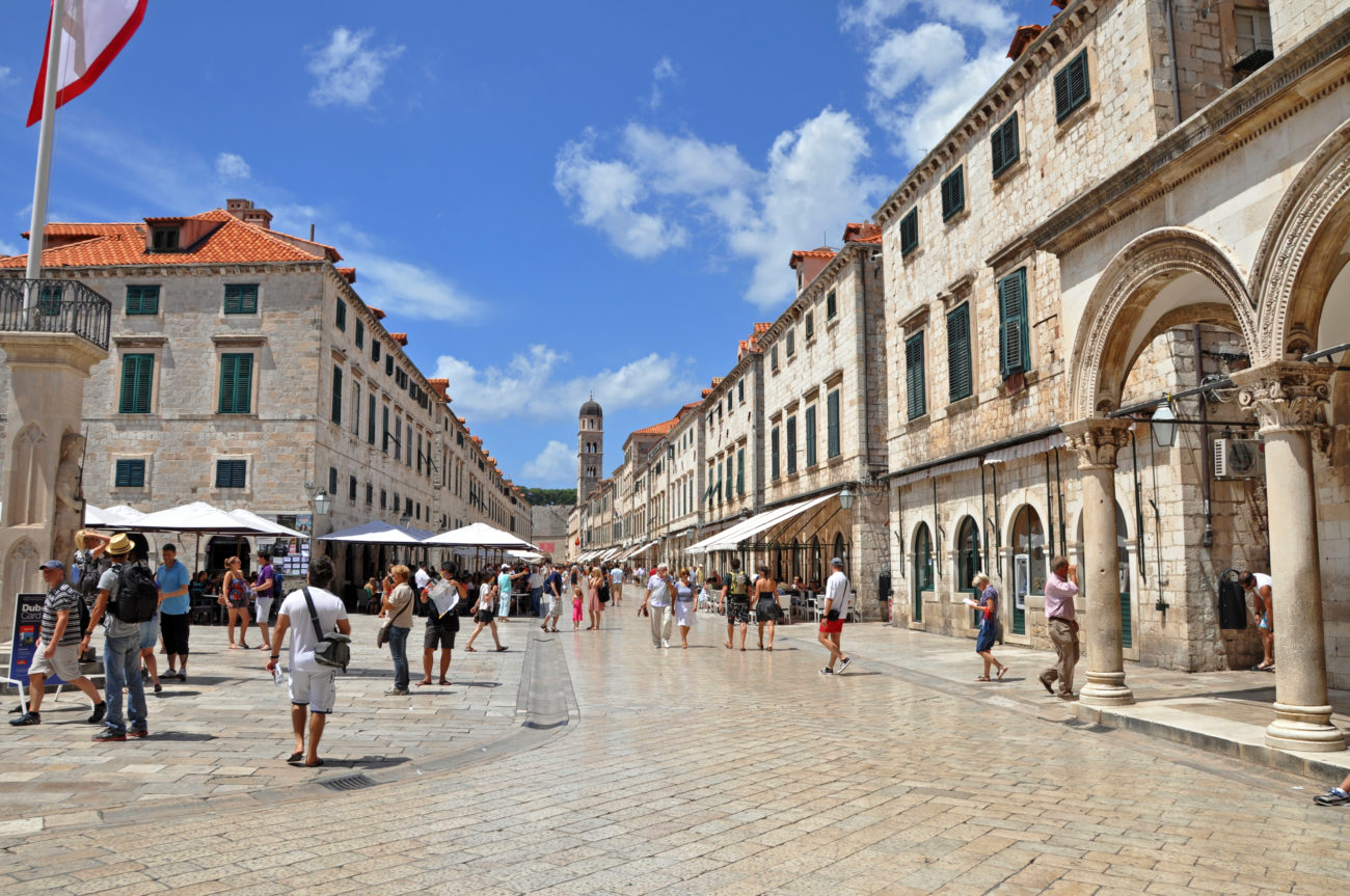 Shoppinggata i gamla stan i Dubrovnik